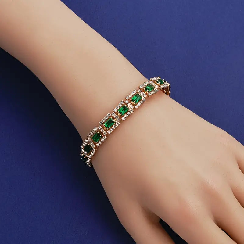 Elisa Esmeralda fra Det Gyldne Armbånd