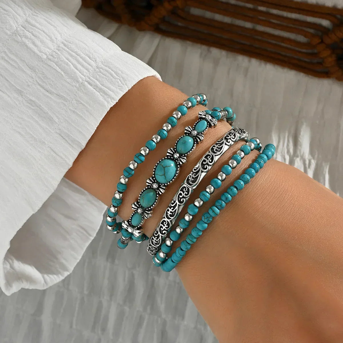 Sæt af boho armbånd med turkise perler