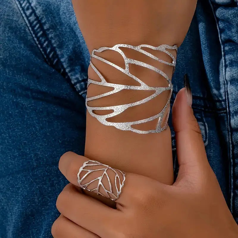 Vintage armbånd med bladdesign