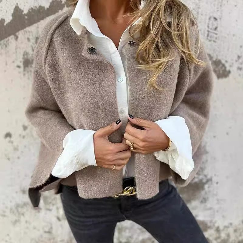 ELISE | Kort jakke med elegante, udvidende ærmer