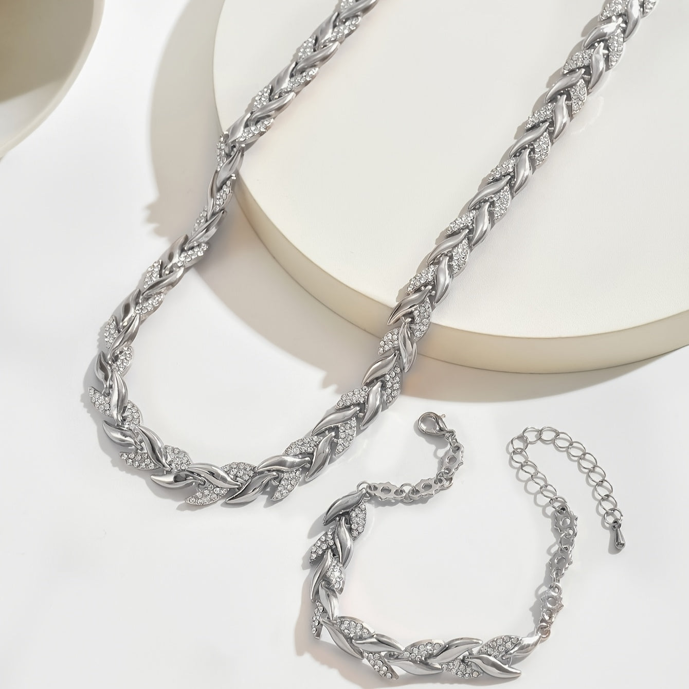 Elegant sæt med fishtails med glas og sten
