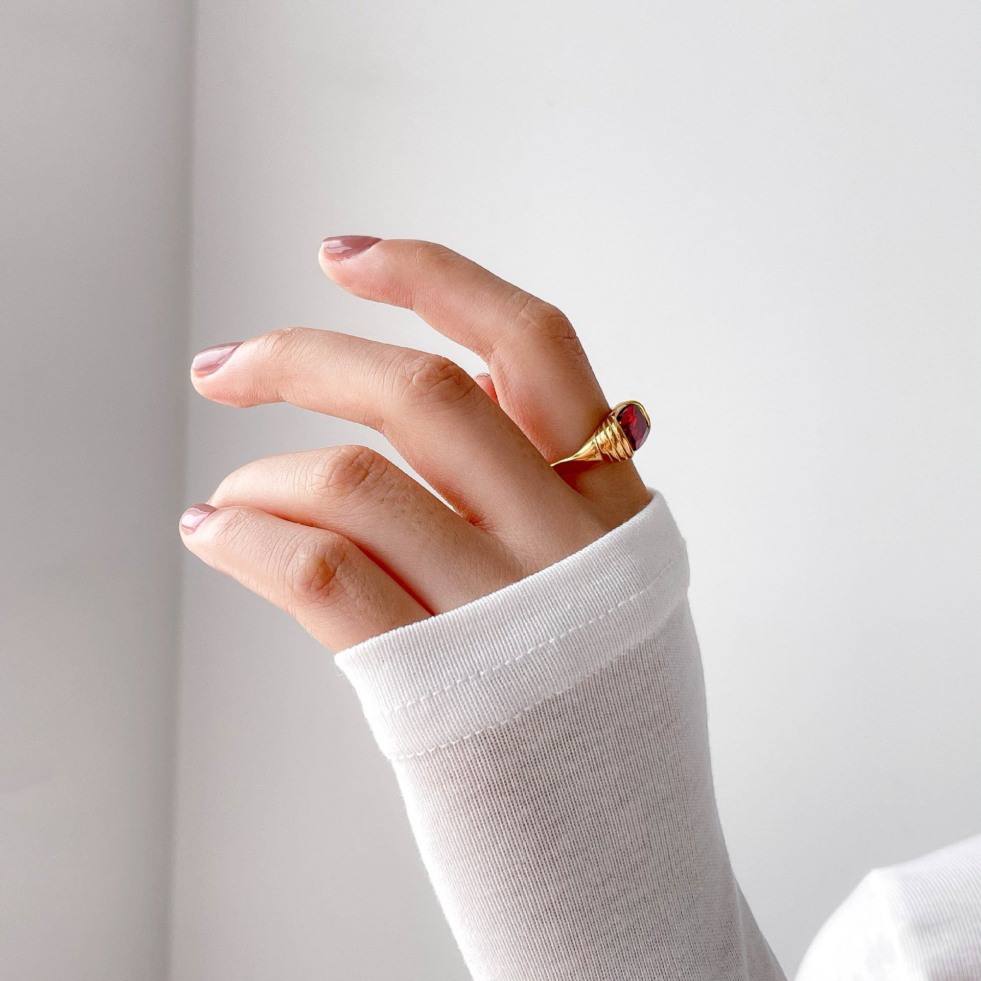 Arv Ring i Karminfarve | 18k Guld