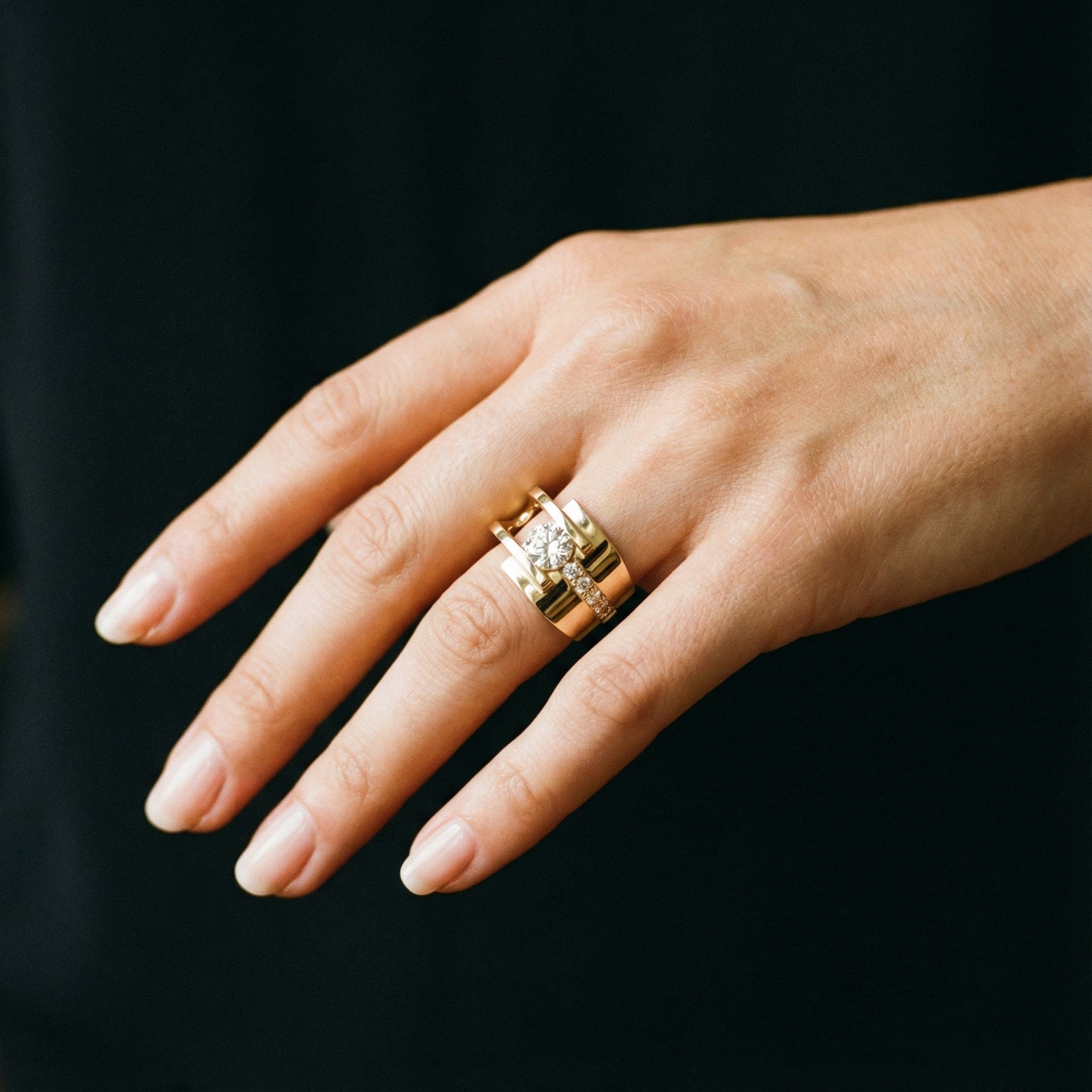 Vintage guld uregelmæssig ring med zirkon