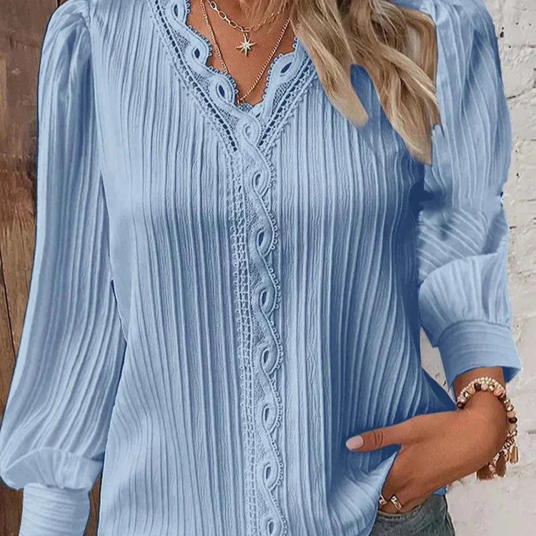 Nora | Bluse Med Blondedetaljer i Chiffon