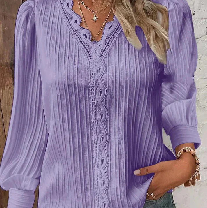 Nora | Bluse Med Blondedetaljer i Chiffon